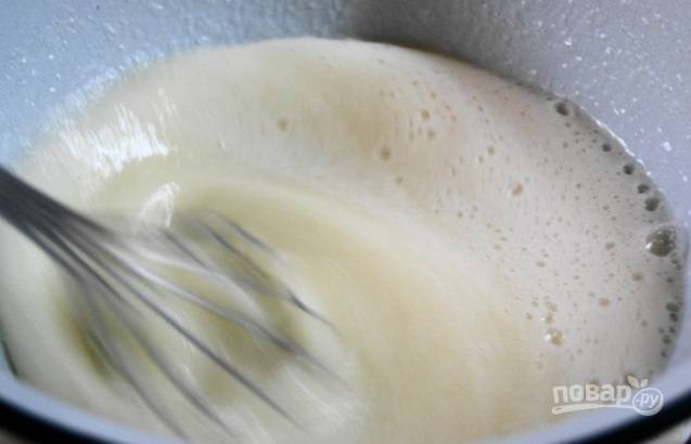 Готовьте заварной крем на пару в течение 3-5 минут, постоянно мешая.