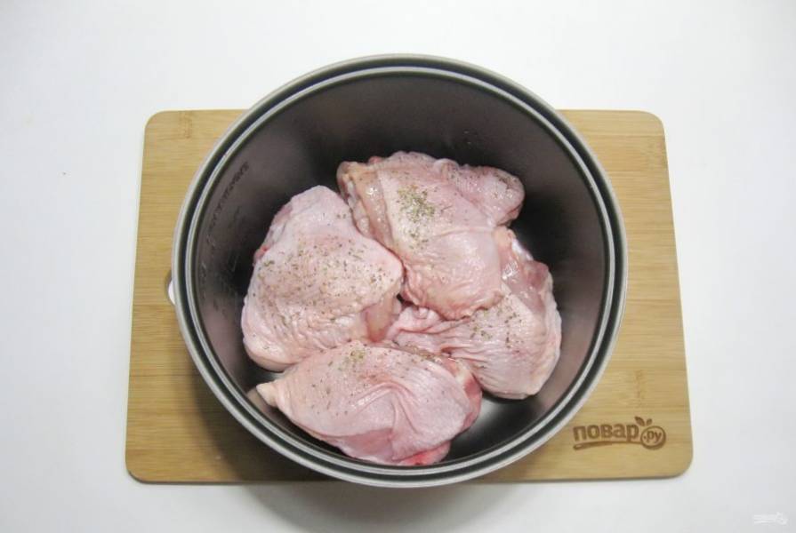 Куриные бедра с картошкой: рецепт для мультиварки