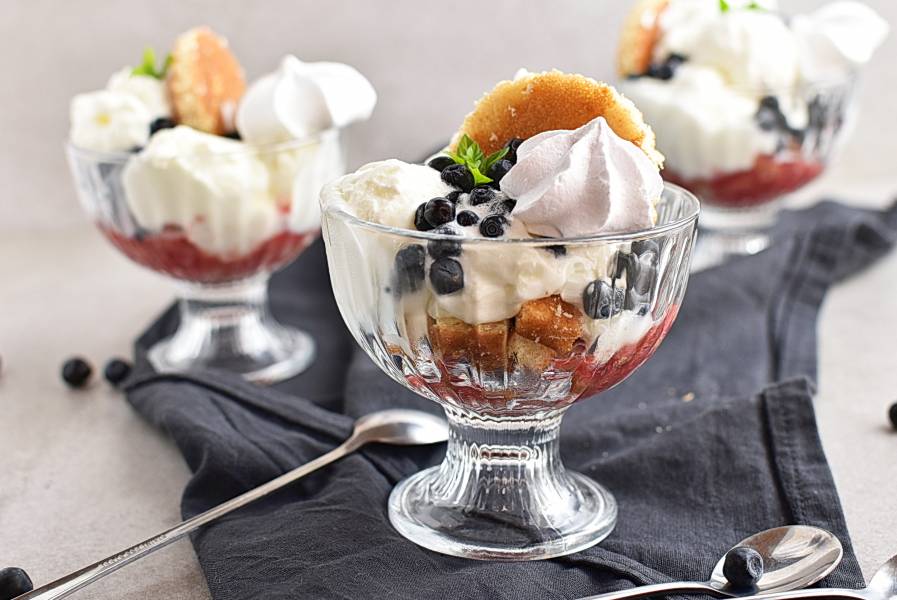Вкусные десерты с мороженым