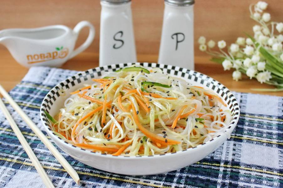 Салат из лапши быстрого приготовления – 6 легких рецептов