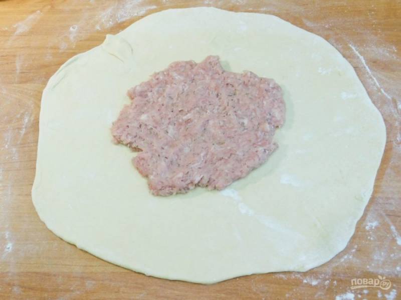 Лепешки с мясом на сковороде