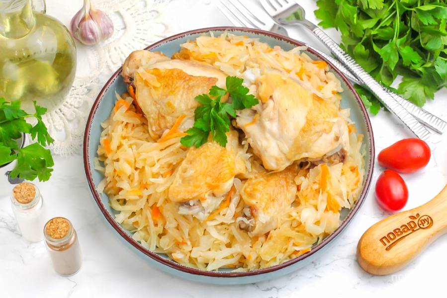 Курица с квашеной капустой