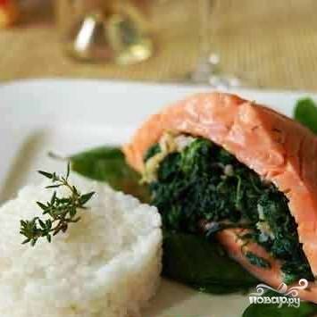 Готовые кармашки рекомендую подавать с небольшой порцией риса и зеленым салатом. Приятного праздничного аппетита, уважаемые! :)