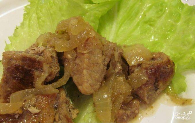 Жареная свинина с луком: рецепт на сковороде