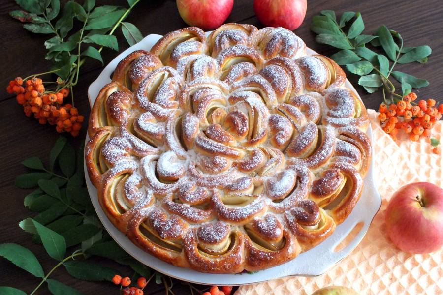 Пирог "Хризантема" с яблоками