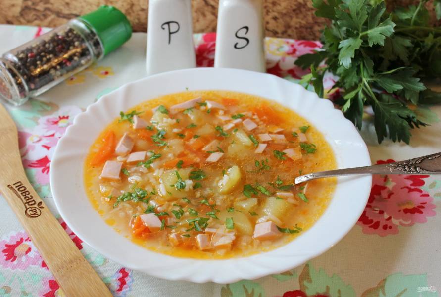 Рассольник с колбасой и копченостями – рецепт с фото супа с перловкой