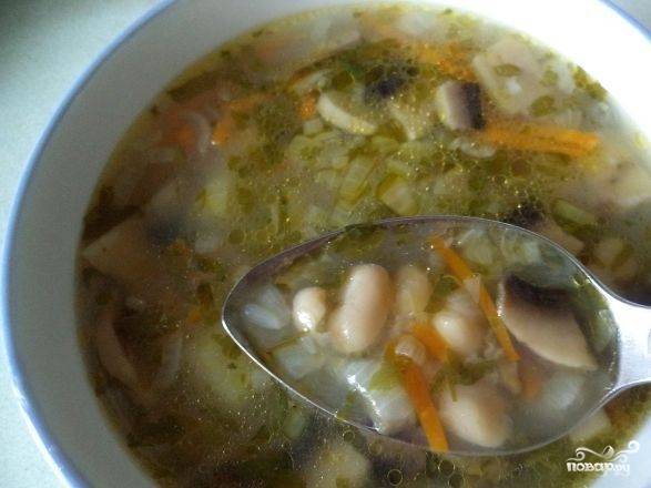 Фасолевый суп с грибами  