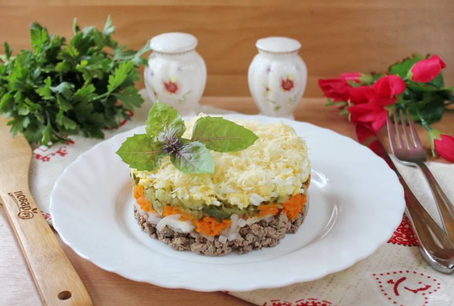 Салат с куриной печенью, солеными огурцами, морковью и луком - рецепт с фото на irhidey.ru