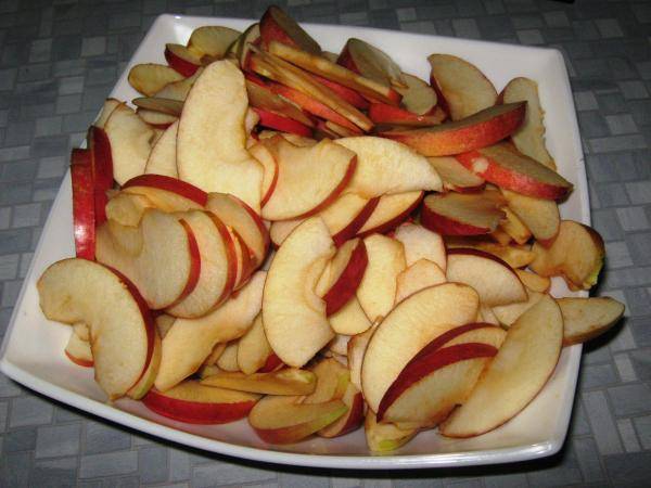 Яблоки в сиропе на зиму. Самый лёгкий способ заготовки яблок.