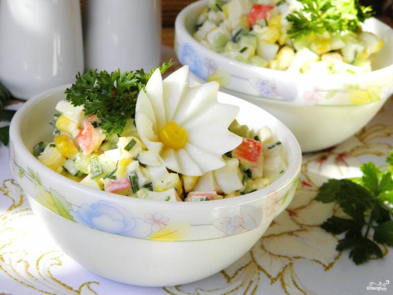 Крабовый салат по-новому — интересный и вкусный рецепт
