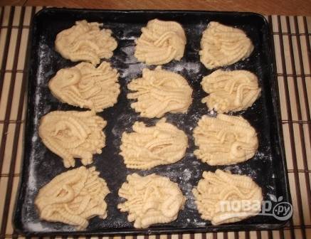Как приготовить печенье Хризантема через мясорубку по рецепту с фото