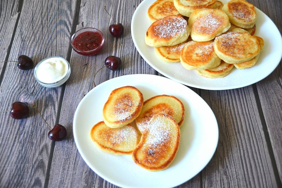 Пышные оладьи на кефире — 6 лучших рецептов самых вкусных оладий