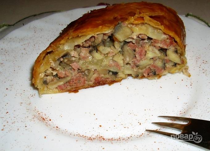 Пирог с Мясом и картошкой в духовке из дрожжевого теста