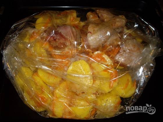 Курица с картошкой в духовке в пакете для запекания
