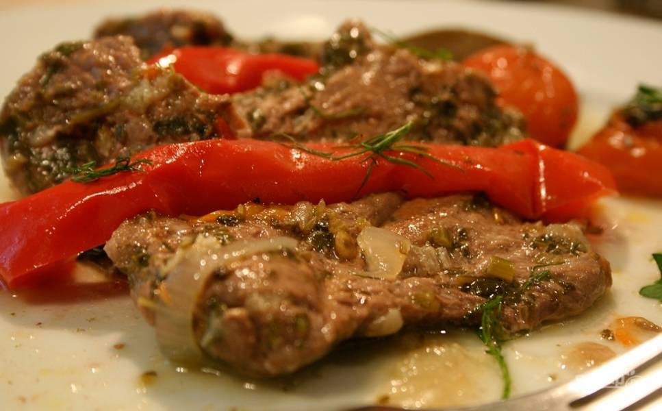 Жареная говядина с помидорами черри по-испански