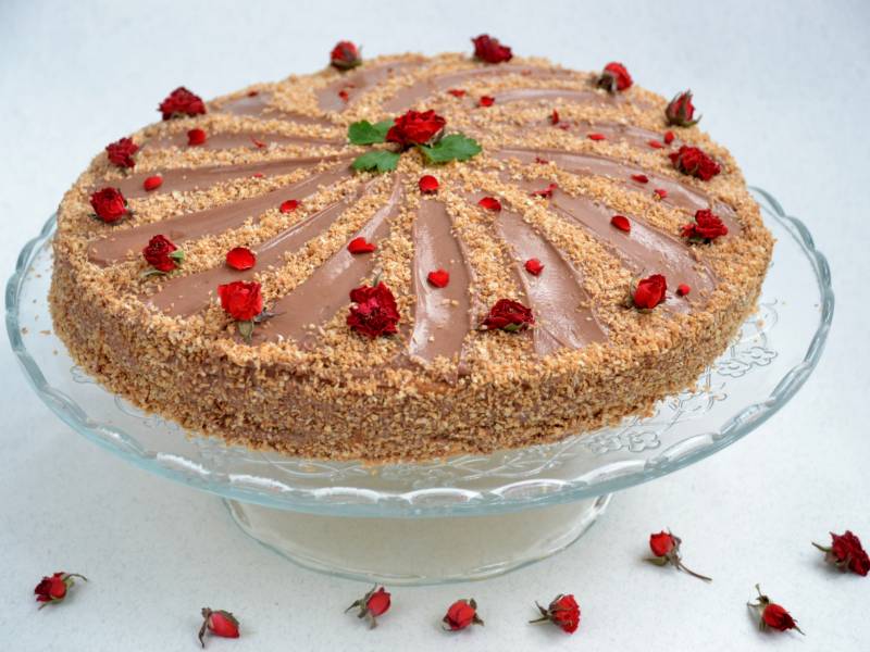 Простой Рецепт торта «Муравейник» с грецкими орехами пошагово с фото