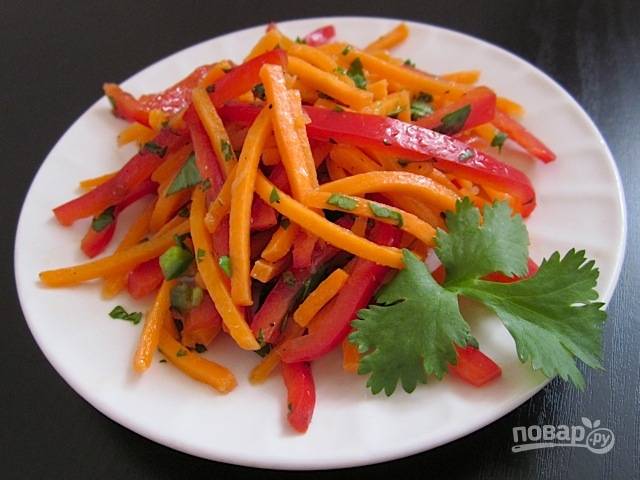 Морковный салат со сладким перцем
