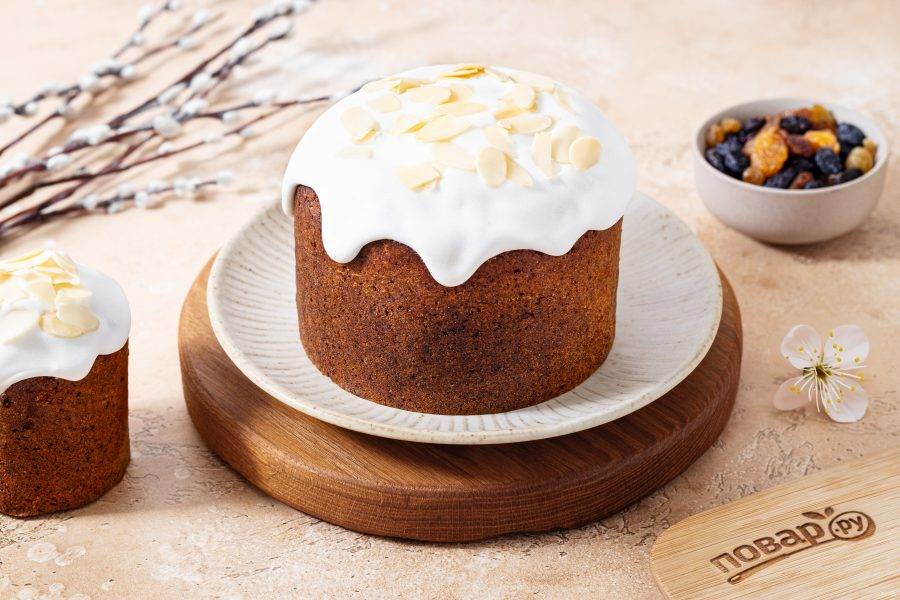 Кулич без дрожжей и яиц готов.