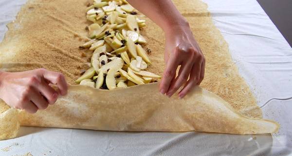 Тесто для штруделя (струделя) или растянутое тесто — рецепт с фото и видео