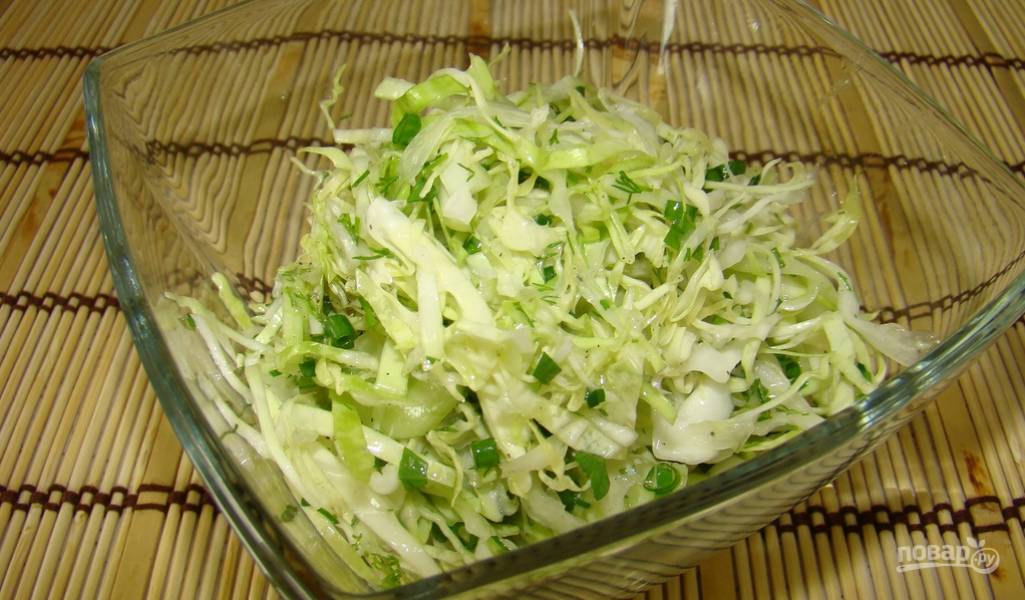 Салат с капустой, помидорами и огурцом