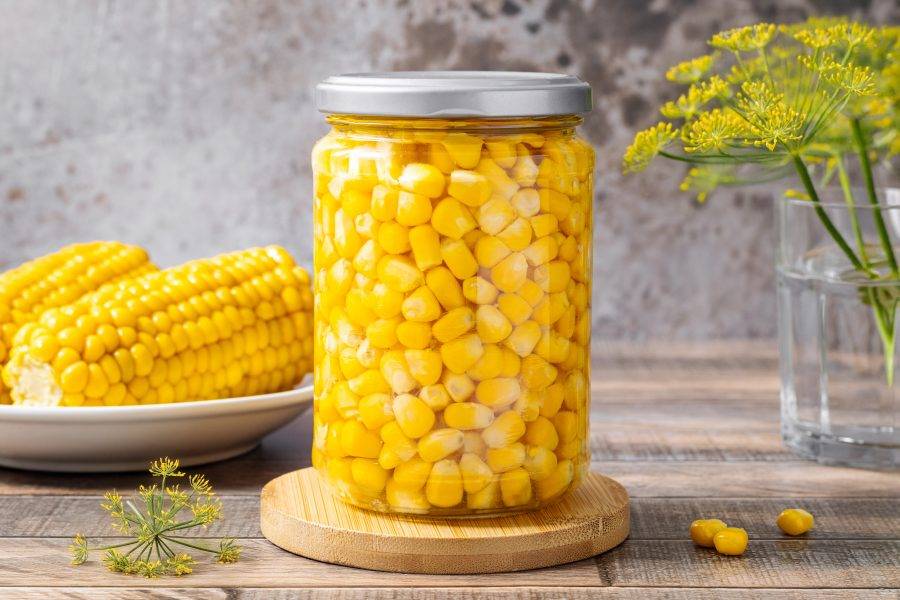 Кукуруза сладкая консервированная готова!