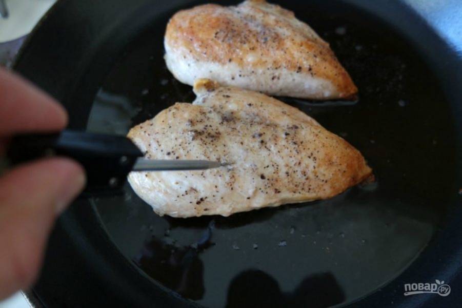 6.	Достаньте курицу из духовки и проверьте внутреннюю температуру, она должна быть около 73-75 градусов.