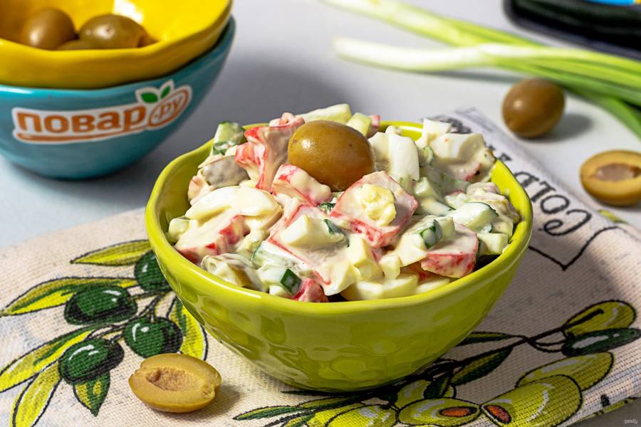 Крабовый салат с оливками - рецепты с фото