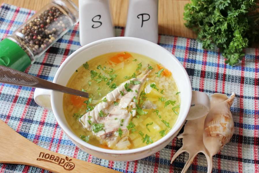 Рыбный суп из скумбрии с пшеном