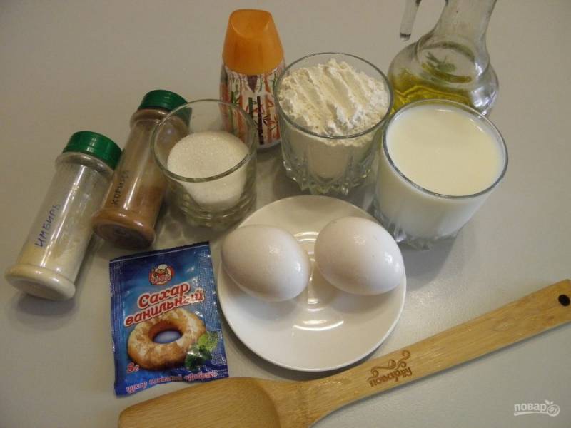1. Подготовьте продукты для блинов. Используйте для молока и муки одинаковые стаканы, не важно какой у них объем, главное на 2 стакана муки влить 3-3,5 стакана молока.