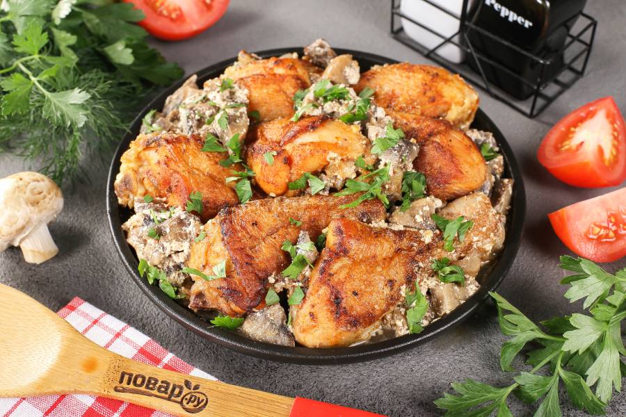 Курица с грибами в сливках в духовке — красивое и вкусное блюдо