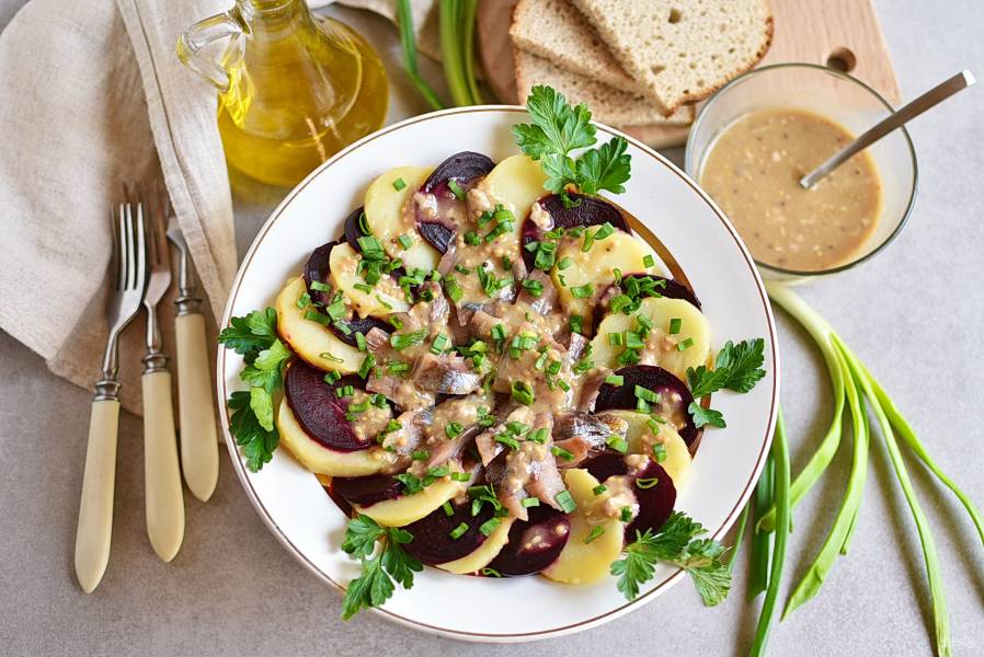 Салат с копченой рыбой, пошаговый рецепт с фото на ккал