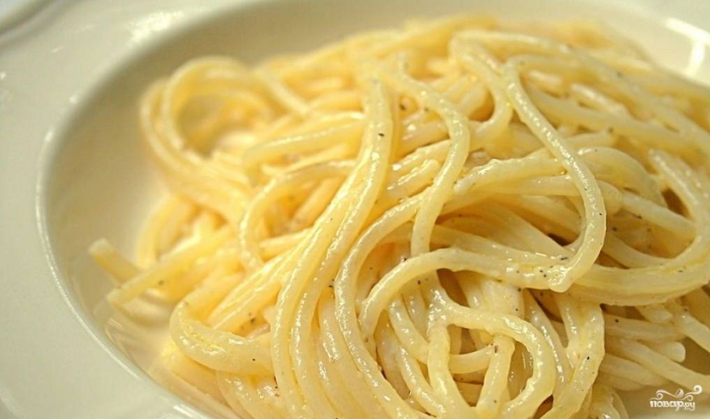 У вас получатся такие аппетитные спагетти с сыром.