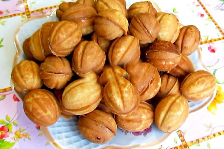 Печенье праздничное с вареной сгущенкой в формочках орешки рецепт с фото пошагово