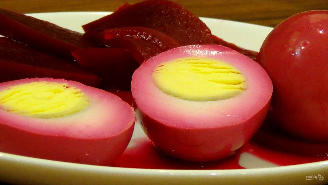Яйца, маринованные со свеклой