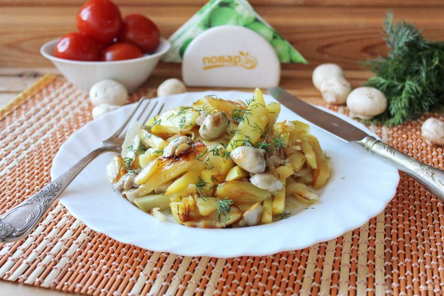Жареная картошка с шампиньонами - классический рецепт с фото