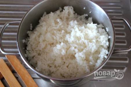 Дальше пусть рис остывает до комнатной температуры.