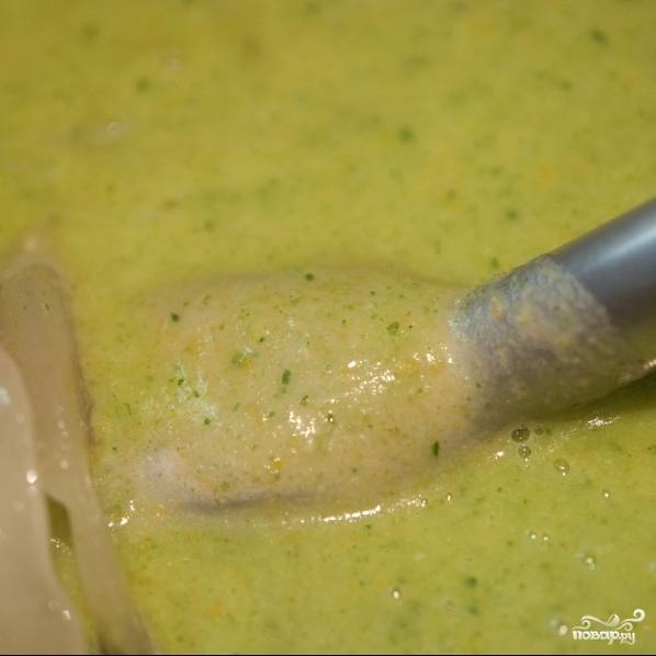 Консистенция супа должна быть приблизительно такой. Если хотите более жидкую - добавляйте бульон, более густую - муку.