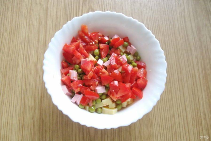 Овощной салат с зеленым горошком