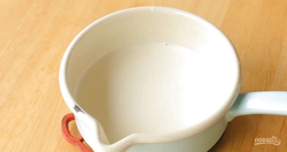 3.	В теплом молоке растворите желатин.