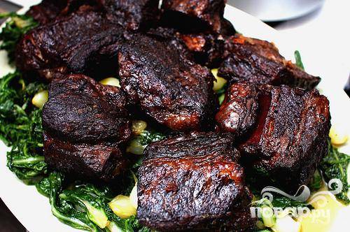 Тушеные свиные ребрышки с картошкой в жаровне – пошаговый рецепт приготовления с фото