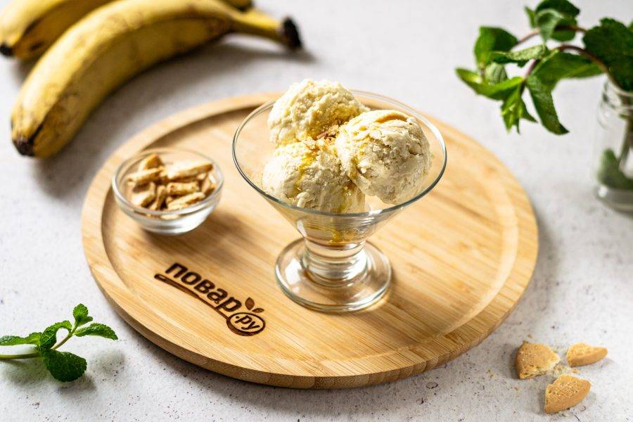 Мороженое из банана и кокосового молока готово, приятного вам аппетита!
