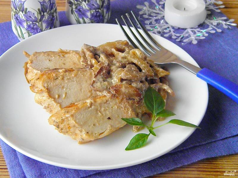 Ингредиенты для «Куриное филе под орехово-грибным соусом»: