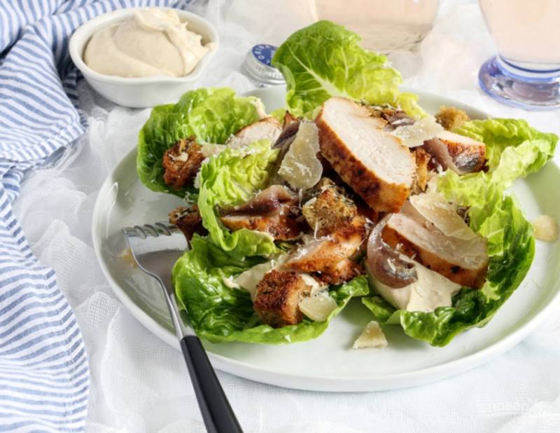 Лёгкий салат «Цезарь» с курицей - рецепт от Гранд кулинара