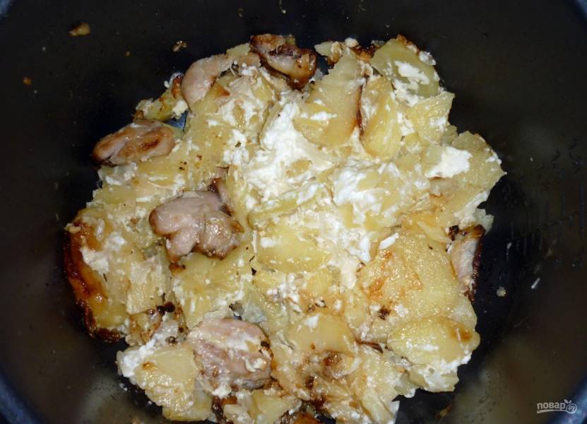 Мясо с картошкой в майонезе в мультиварке