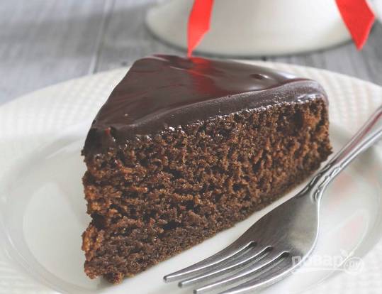 Шоколадный торт с орехами и сгущенкой