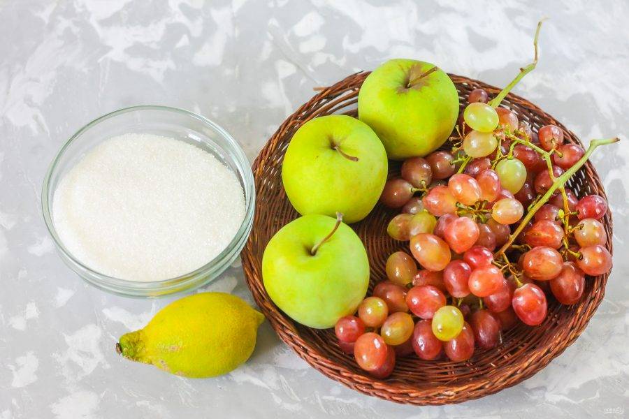 Подготовьте указанные ингредиенты. Сорт винограда, как и сорт яблок, может быть любым, главное - пробуйте продукты на вкус, чтобы знать, какое количество сахара будет необходимо.