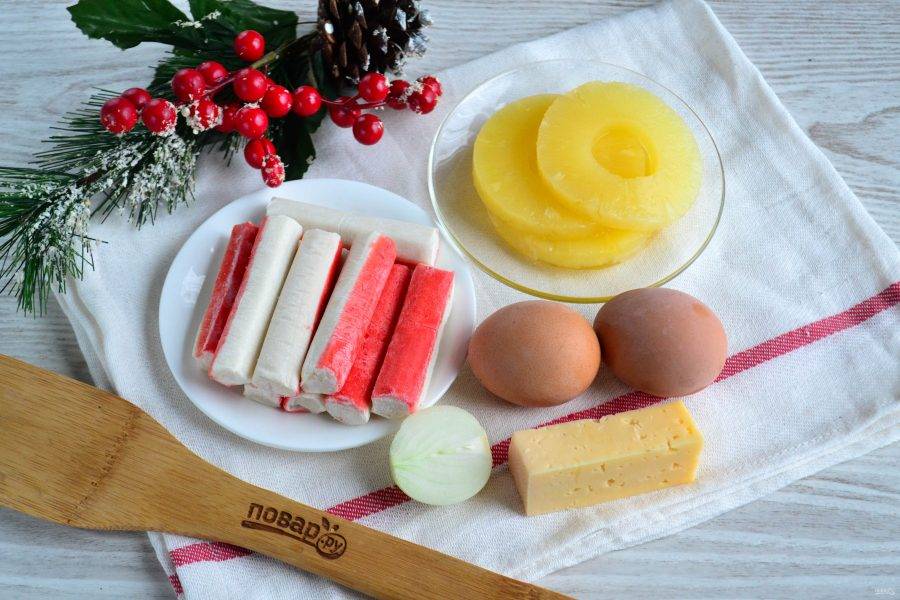 Салат с сардинами, ананасами и крабовыми палочками – пошаговый рецепт приготовления с фото