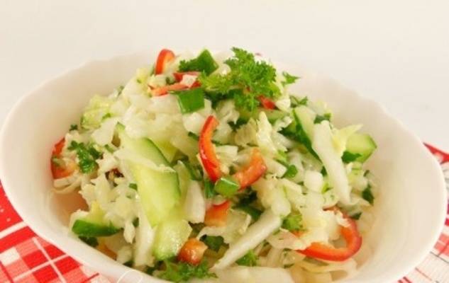 Салат с пекинской капустой и огурцом, пошаговый рецепт на ккал, фото, ингредиенты - HelloCassie