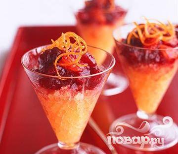 Клюквенно-ванильный коктейль с апельсиновым льдом