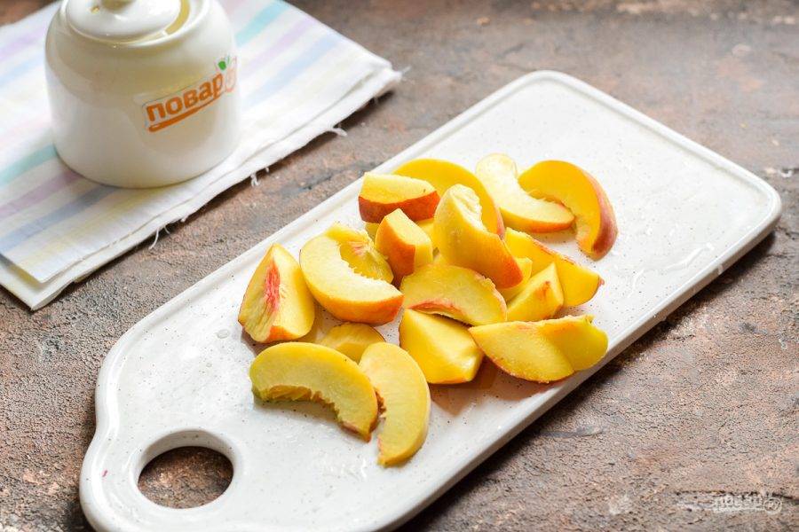 Пирог с вишней и персиками — рецепт с фото пошагово